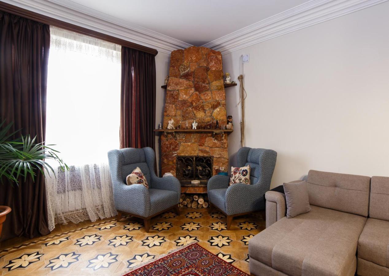 Red Castle Otel Erivan Dış mekan fotoğraf